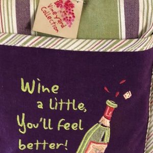 Hot pad and dish towel.